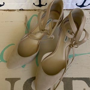 NWT Alex Marie Beige Suede Pumps Medium Heel with Ankle Tie Accents in size 6.5